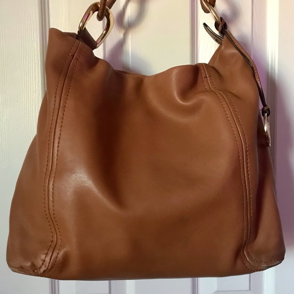 Michael Kors Soft Leather Oversized ID Chain Large Shoulder Bag - Picture 3 of 16